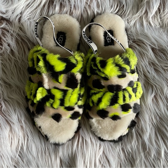 NWOT Ugg Fluff Yeah Green Animal Print Sandals - Picture 2 of 9
